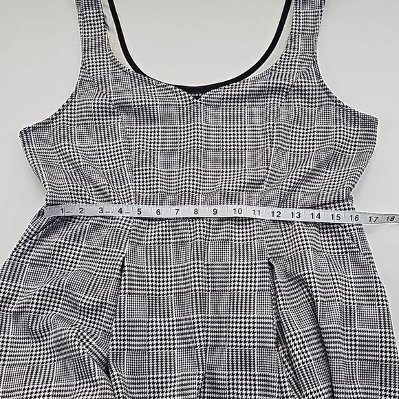 Torrid NWOT Houndstooth Scuba Skater Dress Black White Size 2X - Picture 8 of 9